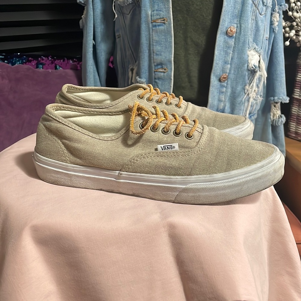 Tan Canvas Vans unisex shoe